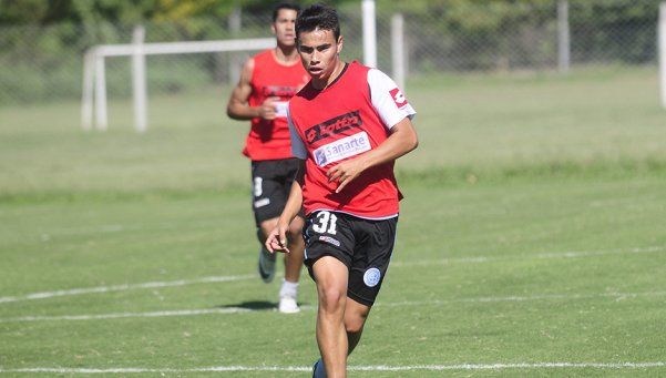 El Rojo vuelve a la carga por el Chino Zelarayán El Rojo vuelve a la carga por el Chino Zelarayán