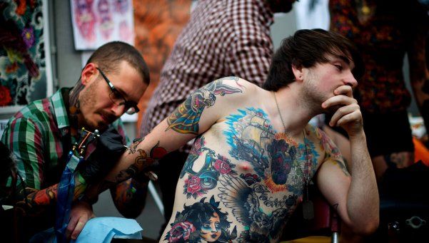 Un estudio reveló que tatuarse hace bien a la salud Un estudio reveló que tatuarse hace bien a la salud