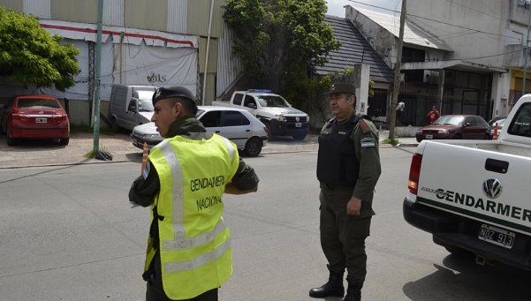 Unos 300 gendarmes ya custodian las calles de Lomas de Zamora - DiarioPopular.com.ar