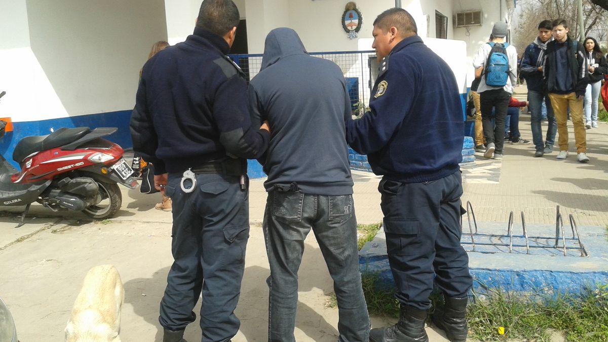 Cay Banda Que Reclutaba Menores Para Asaltar Casas