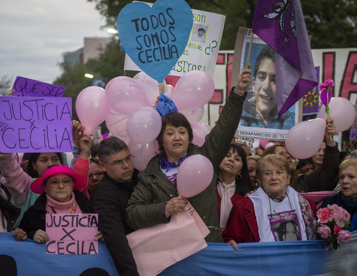 Cecilia Strzyzowski a un mes de su desaparición realizan una nueva marcha