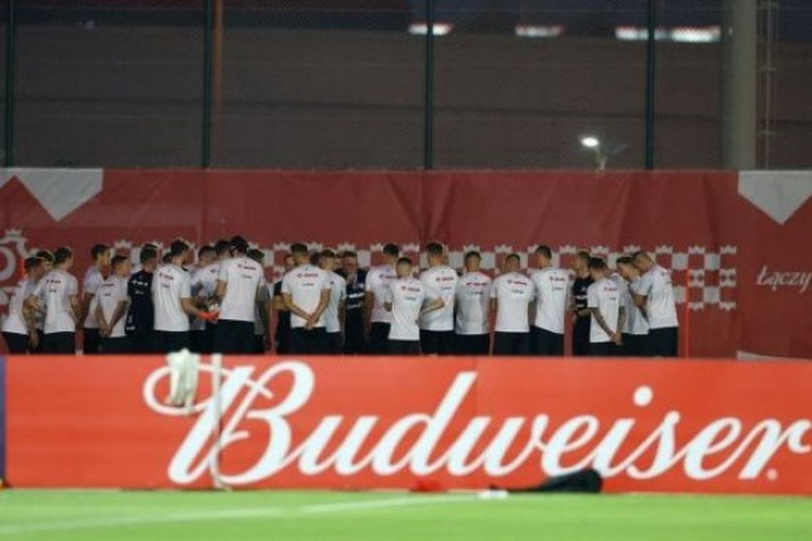 Budweiser Responde A La Prohibici N De Venta De Cerveza En Estadios