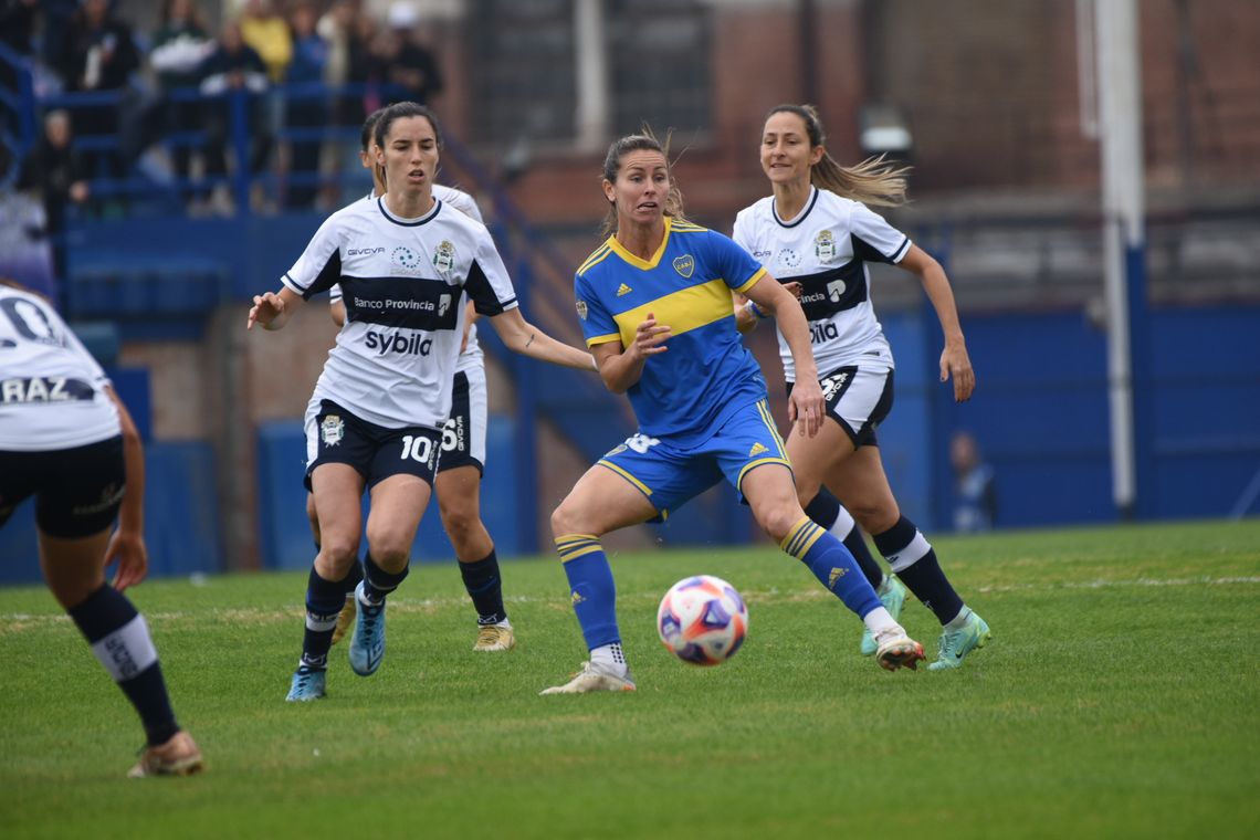 Boca Juniors y UAI Urquiza ganaron y jugarán una final