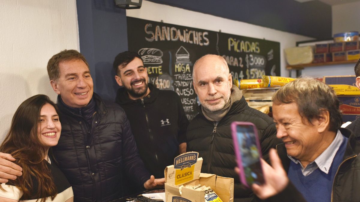 Horacio Rodríguez Larreta y Diego Santilli de recorrida de campaña por