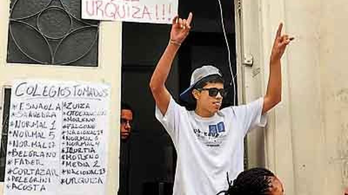 Hoy levantarían las tomas en los colegios porteños