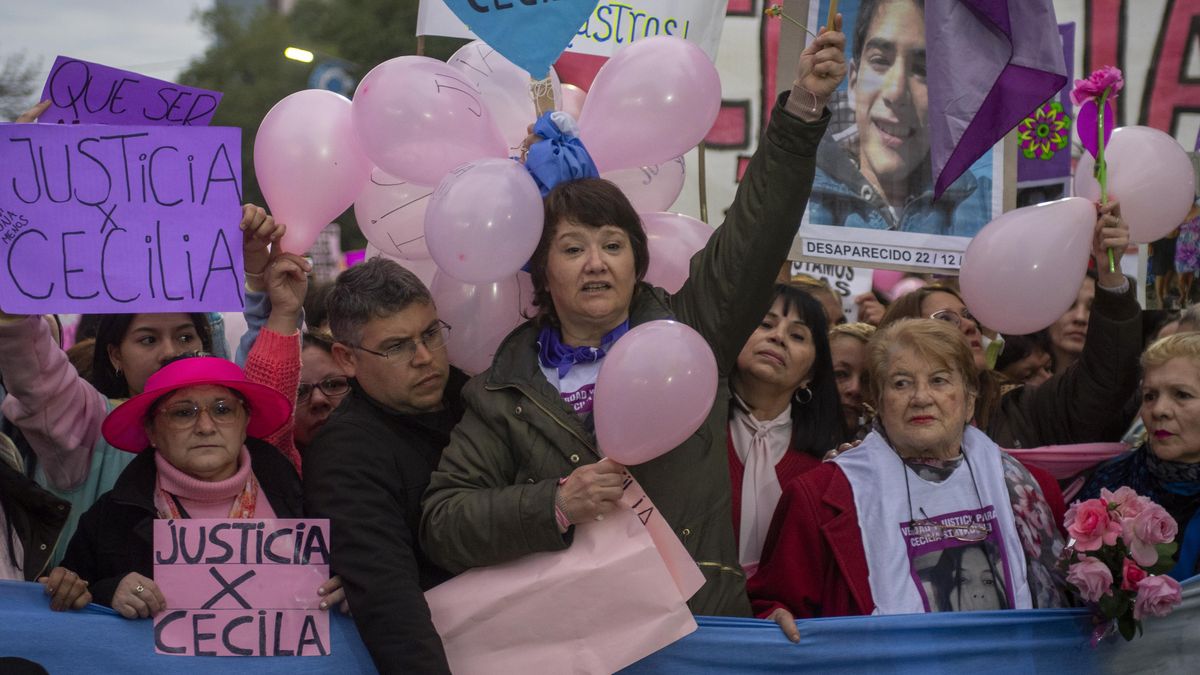 Cecilia Strzyzowski a un mes de su desaparición realizan una nueva marcha