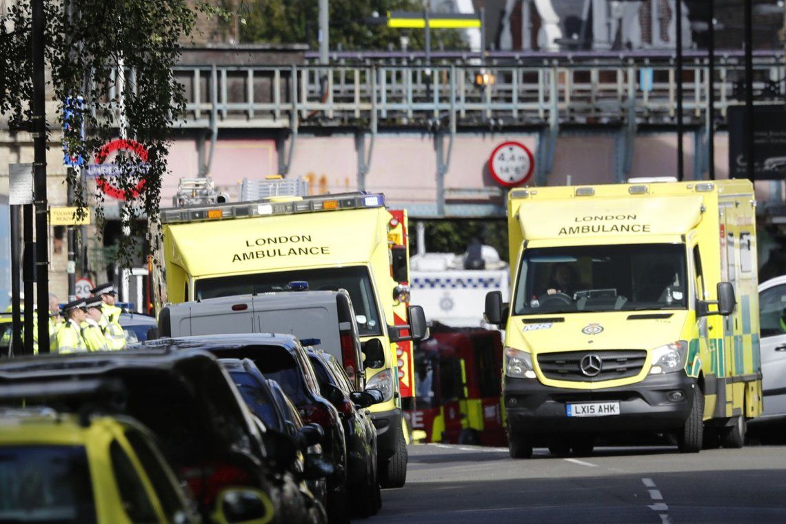 Las fotos más impactantes de la explosión en el metro de Londres