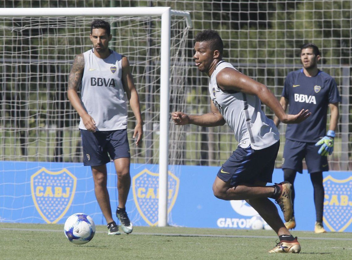 En Boca se abre una feroz competencia por la titularidad