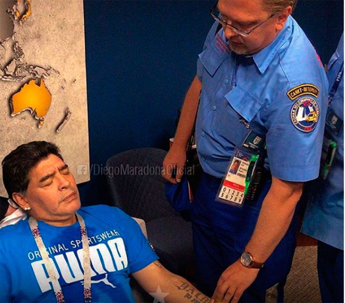El mensaje de Maradona tras su descompensación durante Argentina-Nigeria