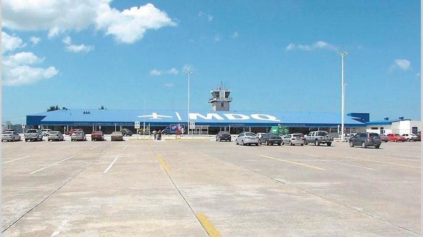 Evacuaron el aeropuerto de Mar del Plata por una falsa granada Evacuaron el aeropuerto de Mar del Plata por una falsa granada