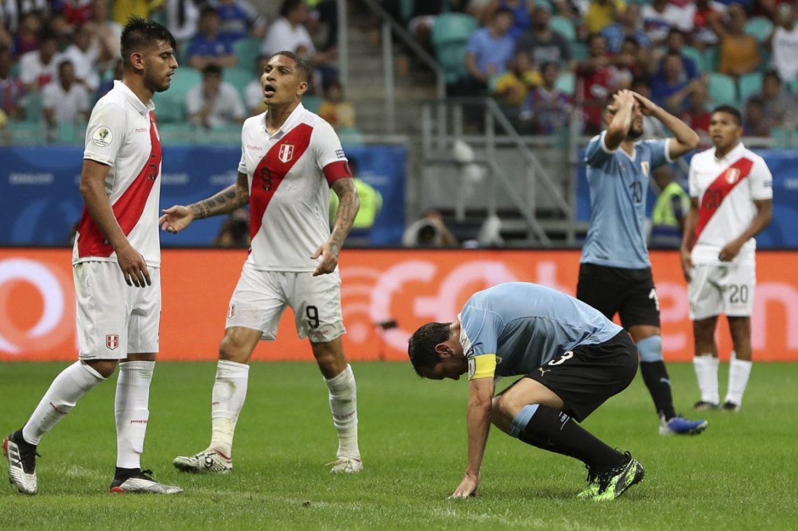 PerÃº eliminÃ³ por penales a Uruguay y jugarÃ¡ la semifinal contra Chile