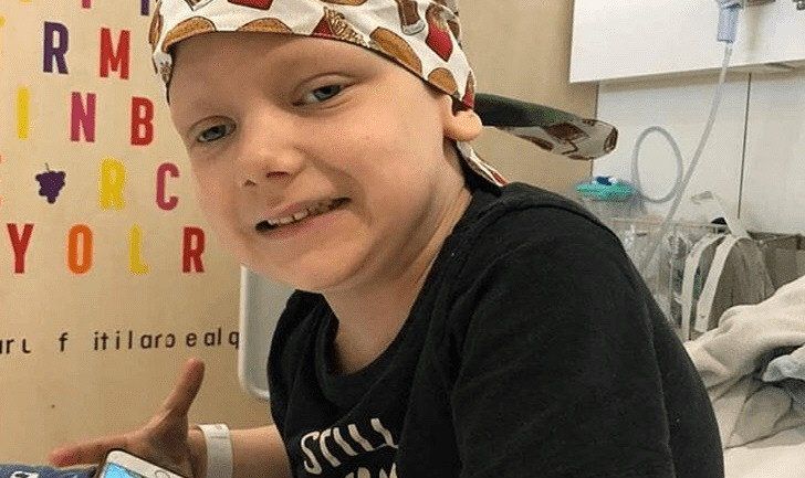 Benito padece un neuroblastoma IV de alto riesgo: un cáncer muy agresivo que tomó sus huesos y médula.