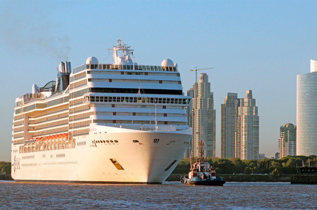 Los cruceros volverán a llegar al puerto de Buenos Aires con turistas extranjeros y a partir con argentinos. Archivo.
