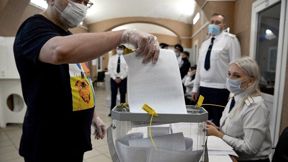 Rusia Unida gana las elecciones legislativas con el 40