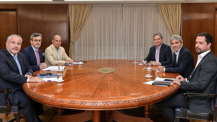 El ministro de Economía, Luis Caputo, se reinió con el titular de la UIA, Martín Rappallini, Rodrigo Pérez Graziano y Eduardo Nougués. (Foto: redes @LuisCaputoAr)