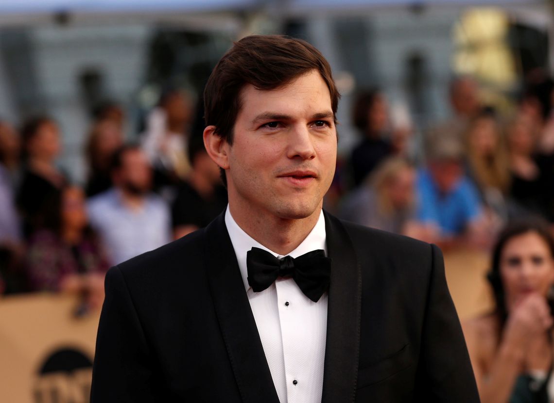 Ashton Kutcher, casi ciego y sordo por una rara enfermedad