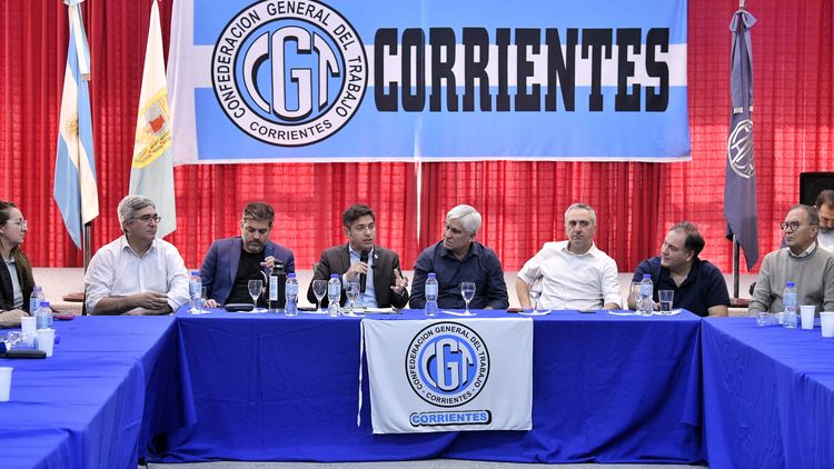 Kicillof dialogó con representantes de sindicatos nucleados en la CGT regional.