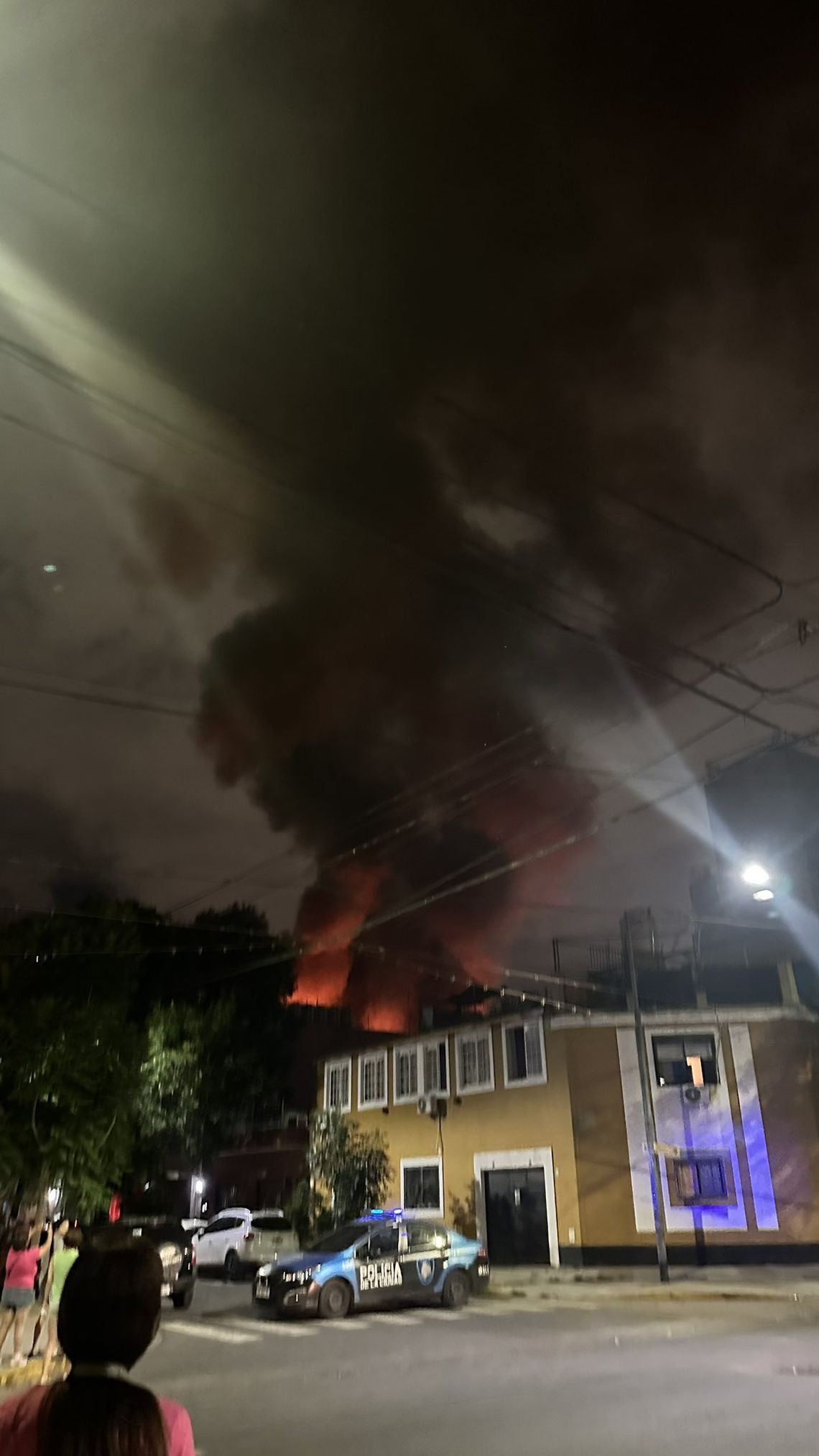 Incendio en Villa Ortúzar: tres personas hospitalizadas.
