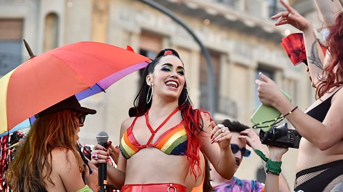 Lali Esp Sito Ovacionada En La Marcha Del Orgullo