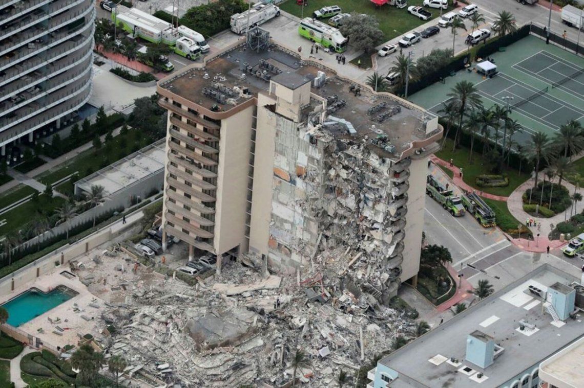 El edificio de la avenida Collins que se derrumbó en Miami