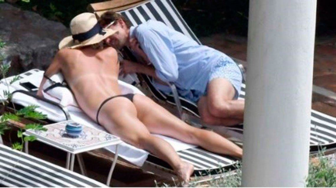 Las vacaciones hot de Sharapova y su novio: manito indiscreta y beso en las nalgas