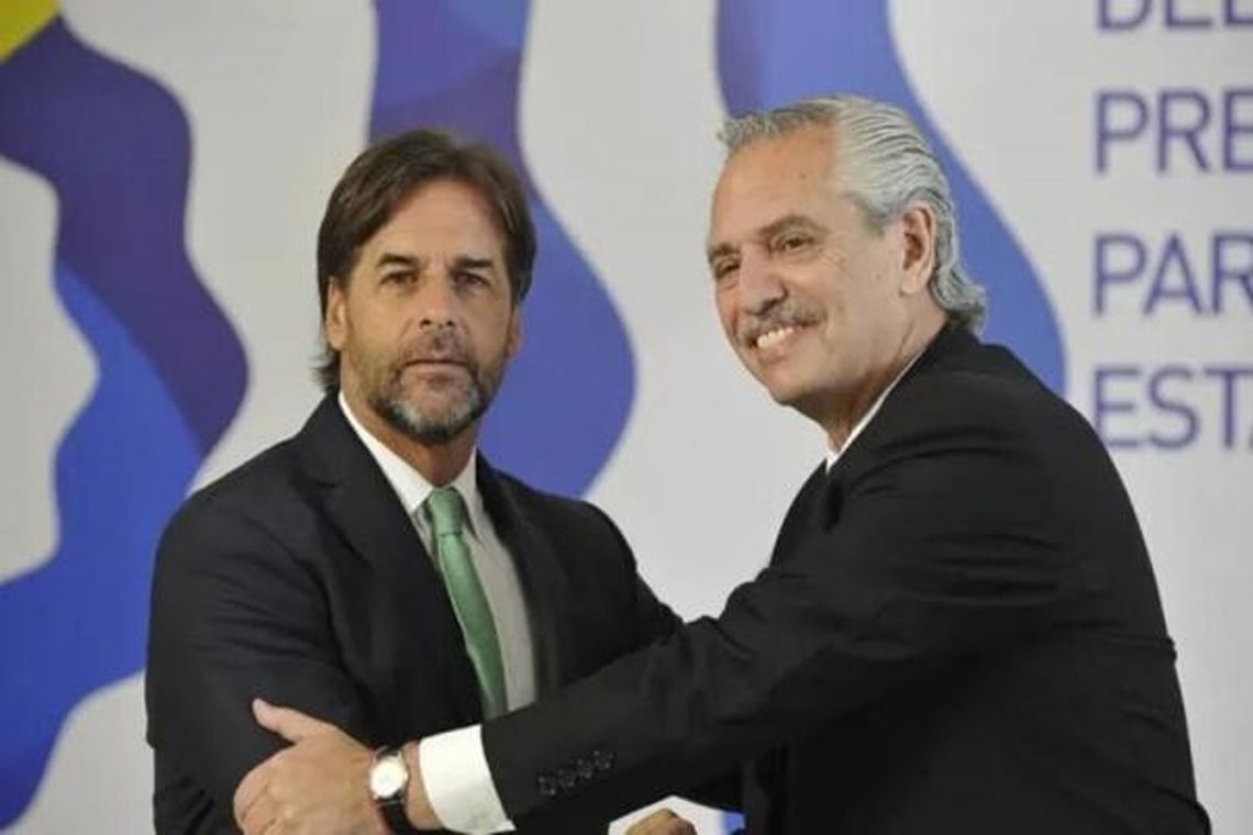 Alberto Fernández y Luis Lacalle Pou. 