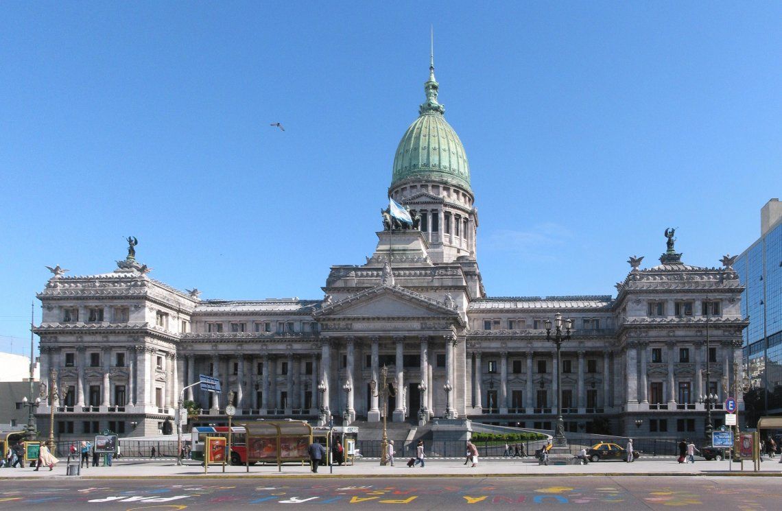 Macri convocó a sesiones extraordinarias del Congreso: van a tratar la ley de Barrabravas