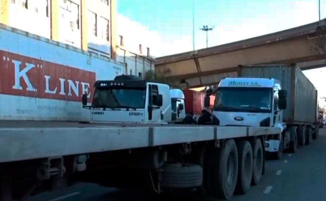 Camioneros y transportistas bloquean varios puntos de la Ciudad de Buenos Aires: todo el mapa de cortes