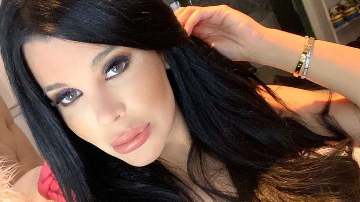 Charlotte Caniggia se puso en cuero en Instagram