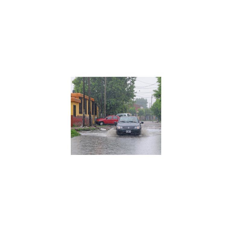 Vecinos de Bernal Oeste cansados de inundaciones