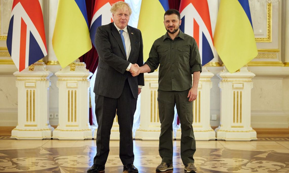 Boris Johnson con Zelensky