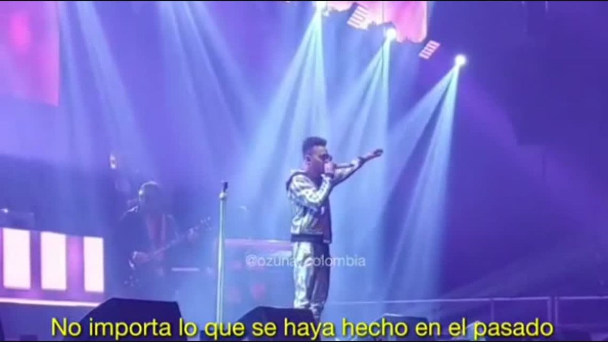 Ozuna interrumpió un concierto para hablar de su video porno gay