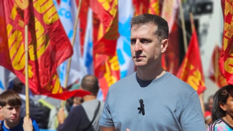 Juan Marino y legisladores de Unión por la Patria exigen que Argentina sea neutral ante la guerra contra Irán.