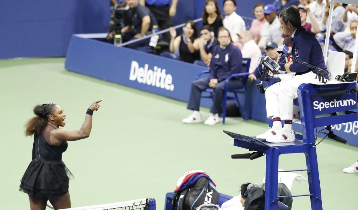 El escándalo de Serena: llamó ladrón al juez y perdió la final con Osaka