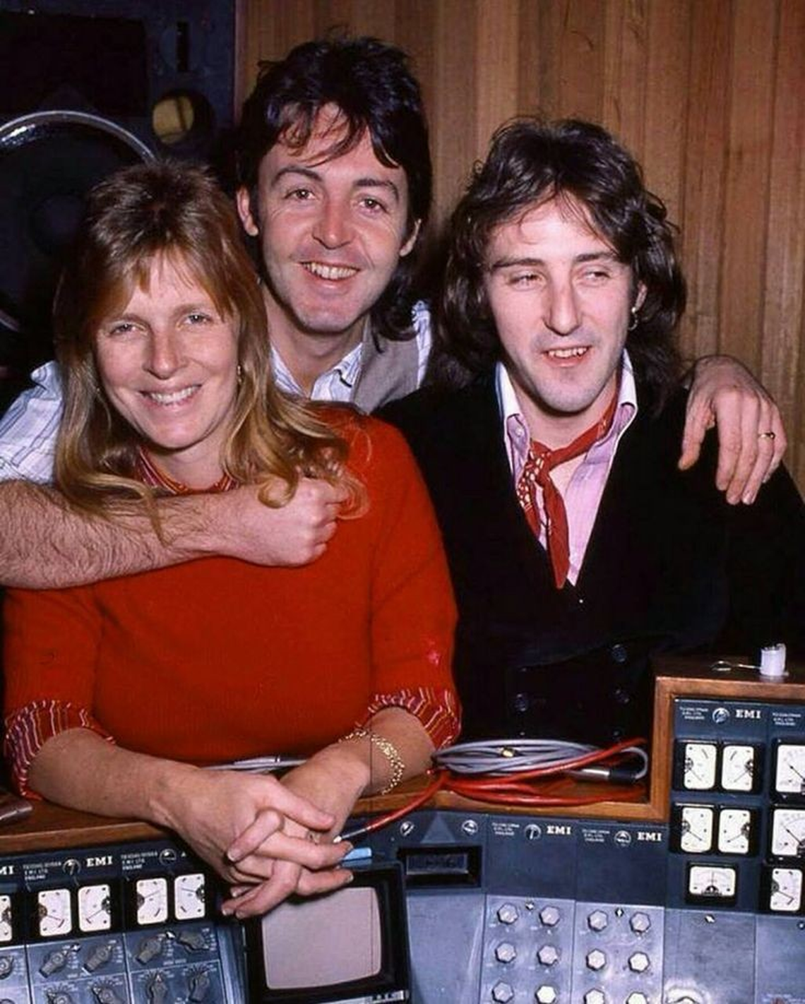 Murió El Guitarrista Denny Laine, Dupla Creativa De Paul McCartney En Wings