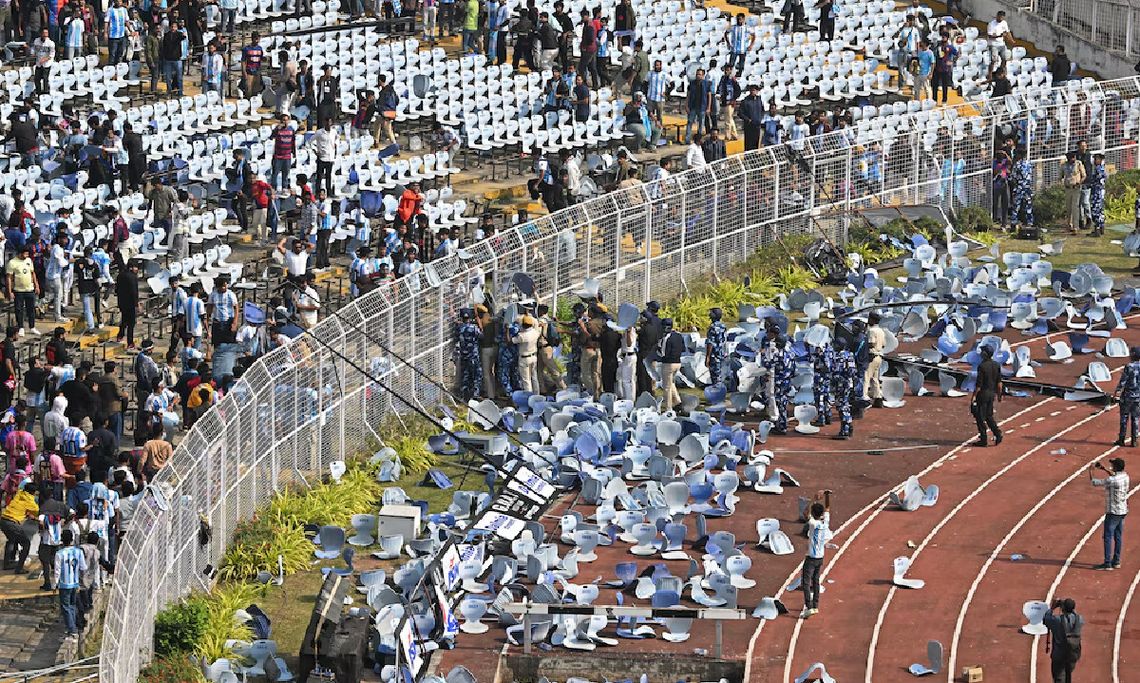 La visita de Messi a un estadio de Calcuta terminó en incidentes.