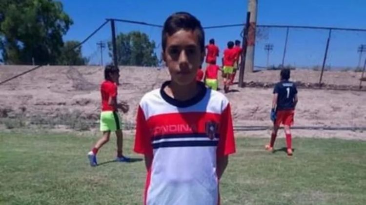 Un joven futbolista de 15 años sufrió un ACV en pleno partido