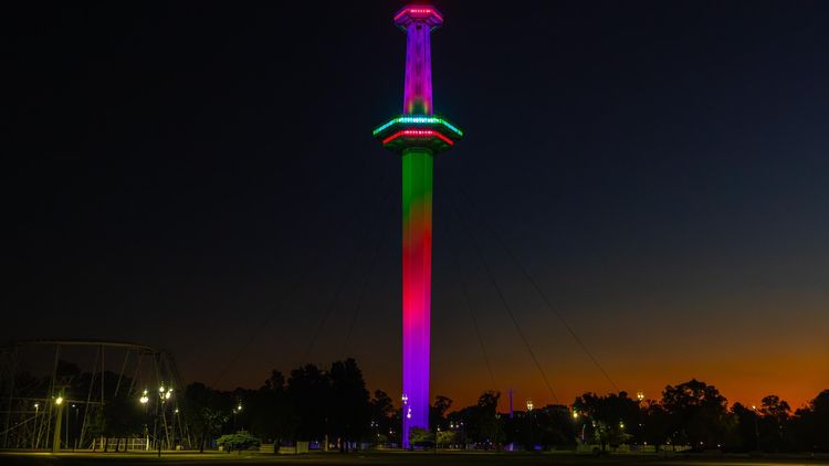 La Torre de la Ciudad Fue inaugurada en 1985 y tiene 208 metros de altura. (Foto: GCBA)