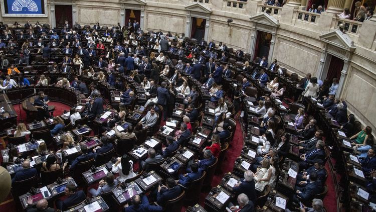 El Gobierno buscará aprobar las leyes antes de fin de año, pero deberá sortear extenuantes negociones.