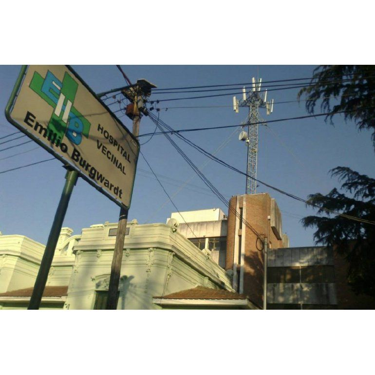 Hace 13 años que antena de Nextel está sobre el edificio de Rivadavia 1256.