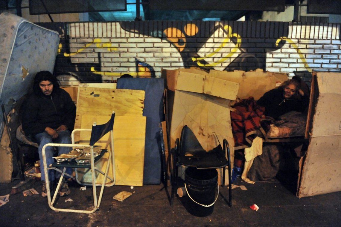 Organizaciones sociales compartirán la Nochebuena con personas sin techo frente al Obelisco y el Congreso