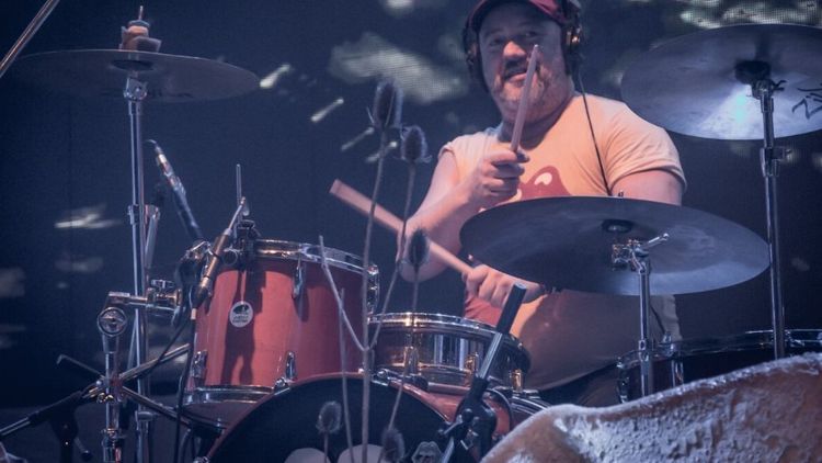 Daniel Buira, histórico baterista de Los Piojos, murió a los 55 años tras sufrir un infarto en su escuela de percusión de El Palomar.