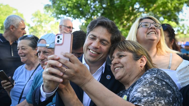 Axel Kicillof encabezó un encuentro provincial de salud popular y comunitaria en Ensenada