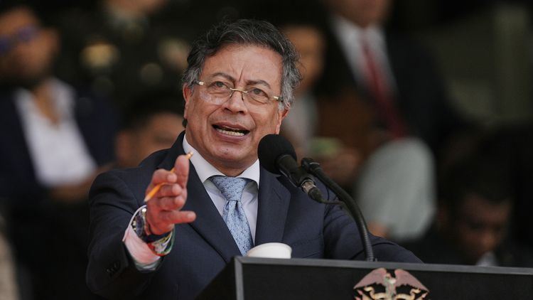 Gustavo Petro difunde una fake news sobre Argentina: Hay saqueos