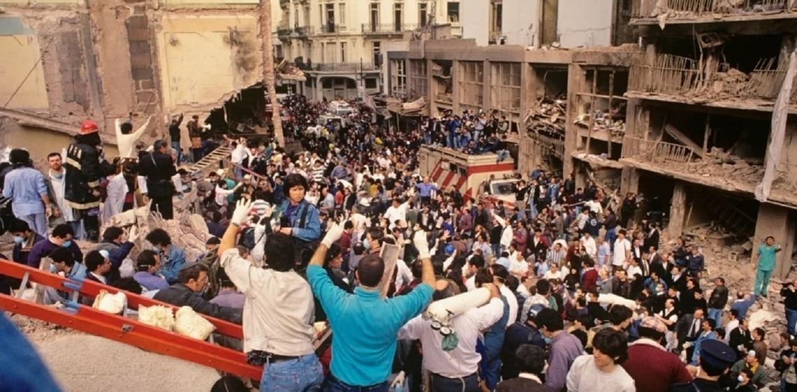 El ataque terrorista a la sede de la AMIA ocurrió el 18 de julio de 1994 y dejó 85 muertos y más de 150 heridos.