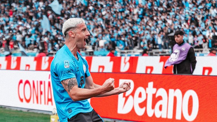 Morales festeja el gol del empate contra River en la final del Apertura.