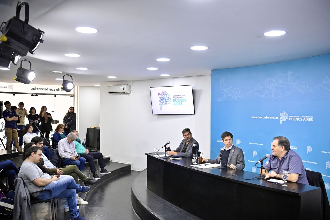 (La Plata) Axel Kicillof encabezó una conferencia de prensa junto a los ministros de Gobierno