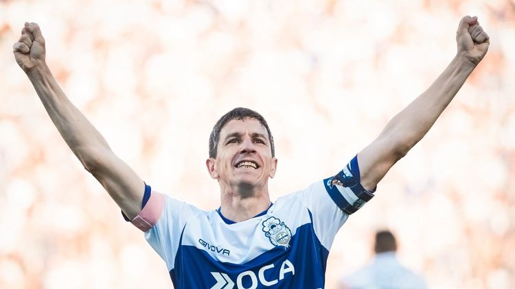Nacho Fernández, el capitán de Gimnasia, otra vez fue clave en el Lobo.
