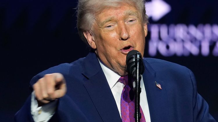 Donald Trump aseguró que continuará el bloqueo sobre los puertos iraníes.