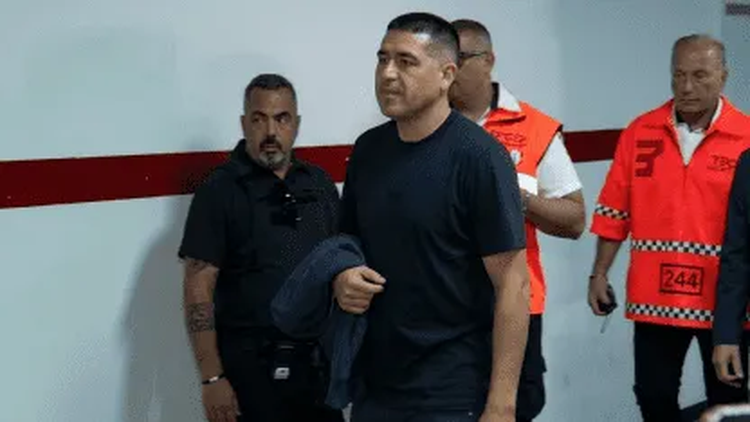 Román en los pasillos del estadio de Núñez.